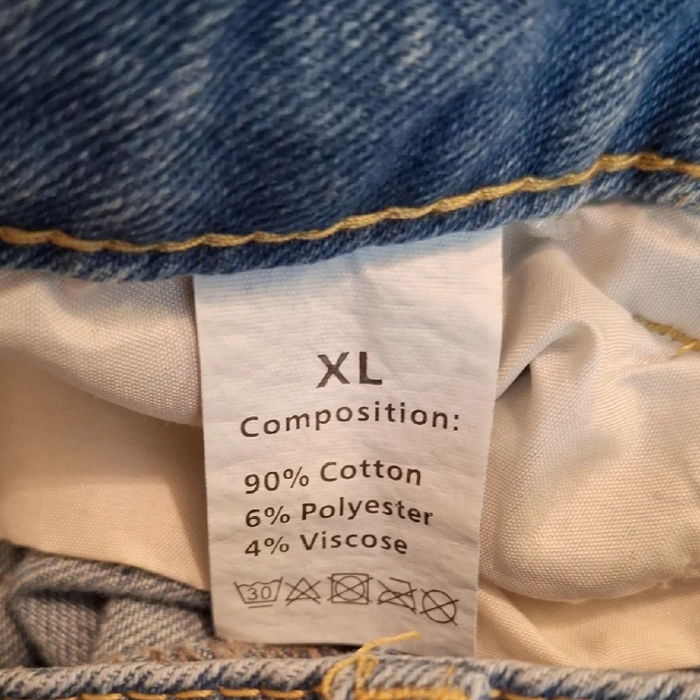 Blue Ripped Boyfriend Jeans. Excellent Condition NWOT Size XL - Picture 9 of 10